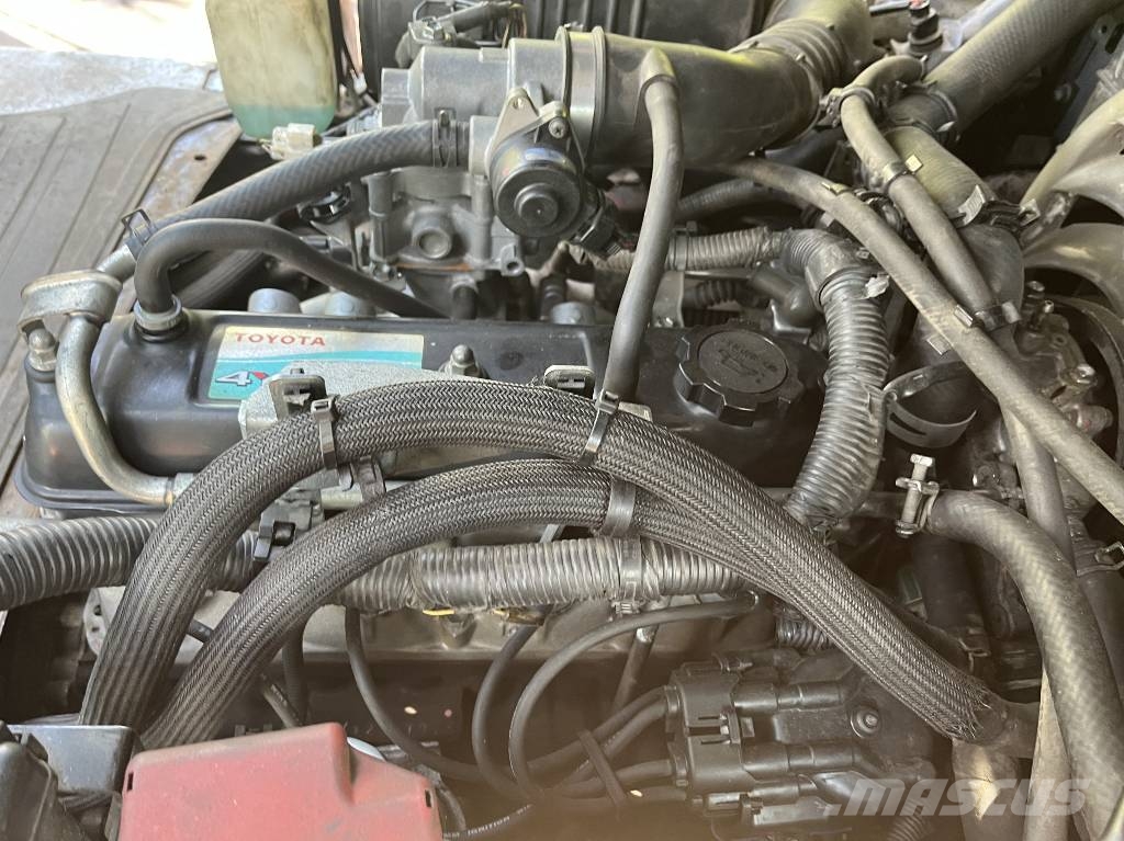 Toyota 8FGF30 /02/ V-4280 IO Газовые погрузчики