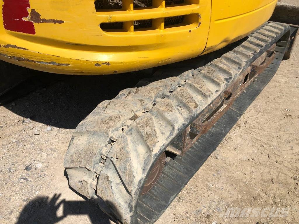 Komatsu PC 80 MR-5 حفارات وسط 7 طن - 12 طن