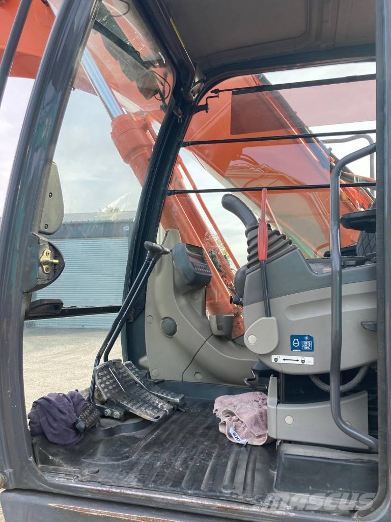 Hitachi ZX 210 LC-3 Excavatoare pe șenile