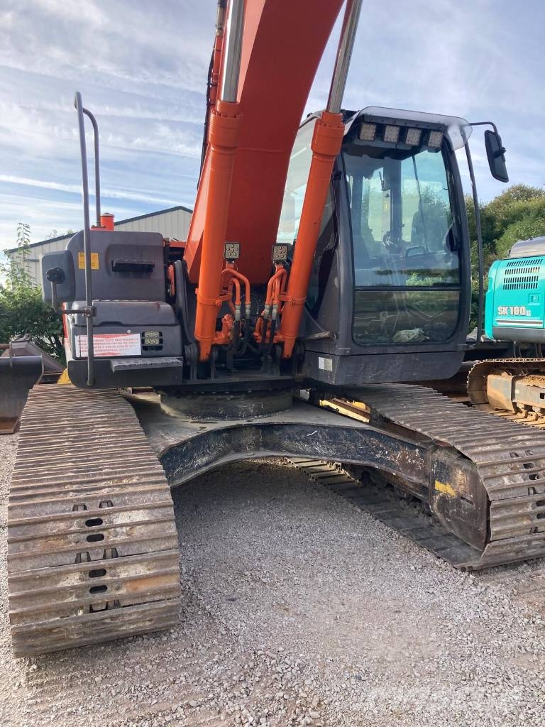 Hitachi ZX 210 LC-3 Excavatoare pe șenile