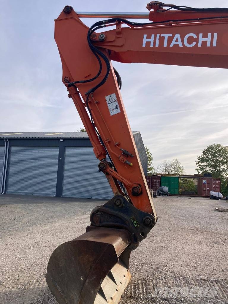 Hitachi ZX 210 LC-3 Excavatoare pe șenile