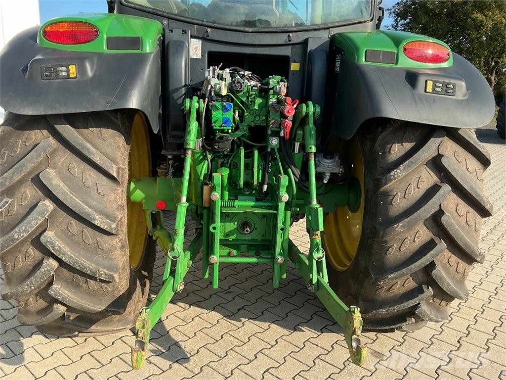 John Deere 6105R الجرارات