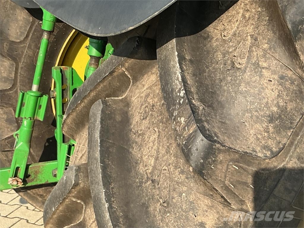 John Deere 6105R الجرارات