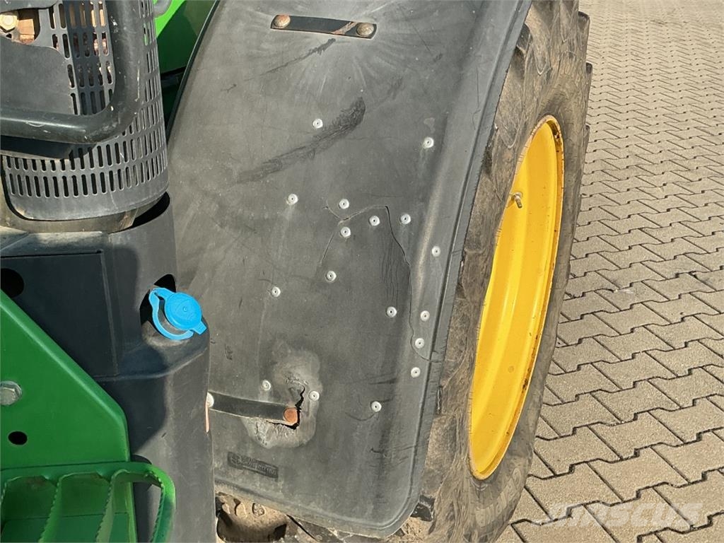 John Deere 6105R الجرارات