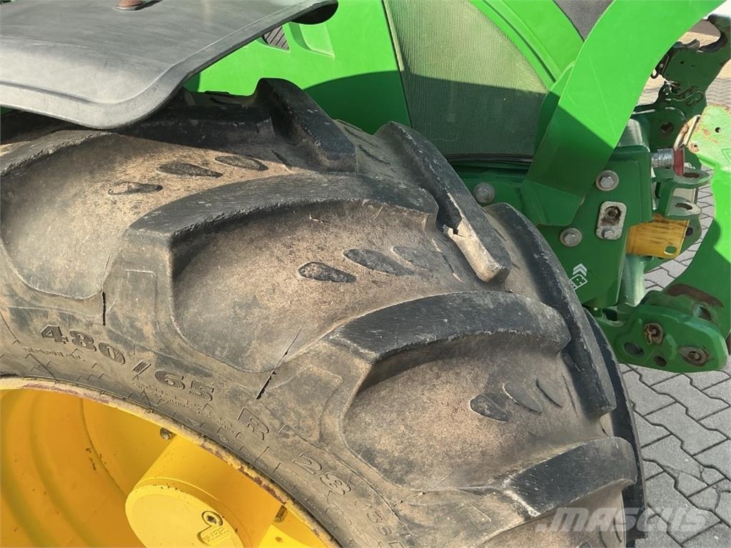 John Deere 6105R الجرارات