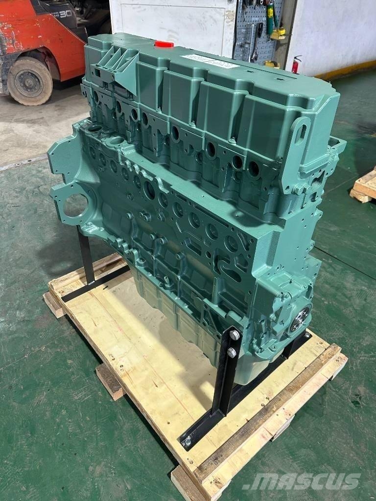 Volvo D8K excavator engine 엔진