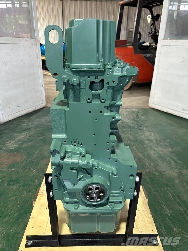 Volvo D8K excavator engine 엔진