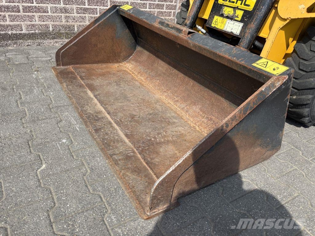 Gehl R105 (Manitou 1050R) Skid steer loaders