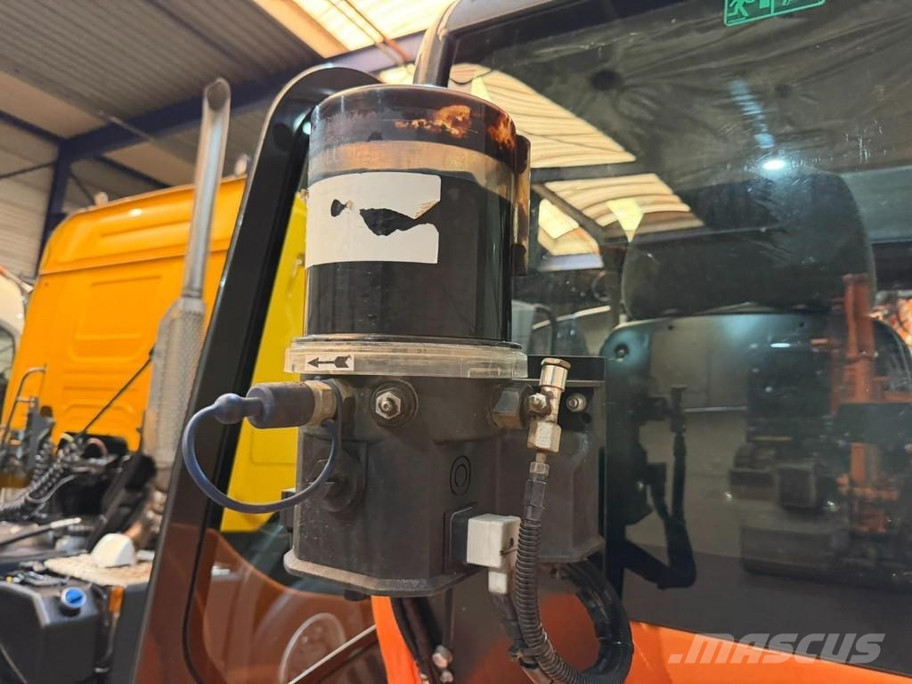 Doosan DX 62 R-3 6.2T - *FULL HYDR - *CENTRAL GREASING* - Minigraafmachines < 7t