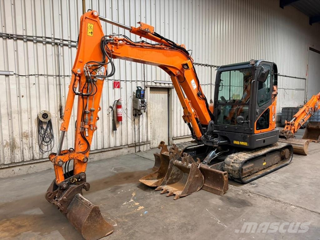 Doosan DX 62 R-3 6.2T - *FULL HYDR - *CENTRAL GREASING* - Minigraafmachines < 7t