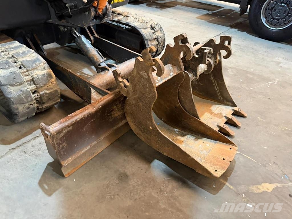 Doosan DX 62 R-3 6.2T - *FULL HYDR - *CENTRAL GREASING* - Minigraafmachines < 7t