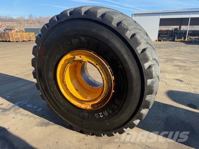 Volvo A 40 G USED WHEEL COMPLET 6 PCS 29.5-25 Шины и колёса