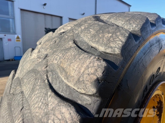 Volvo A 40 G USED WHEEL COMPLET 6 PCS 29.5-25 Шины и колёса