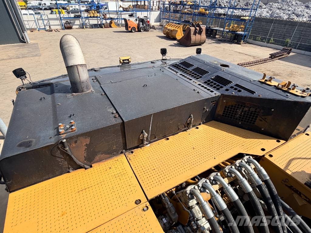 CAT 374D L Paletli ekskavatörler