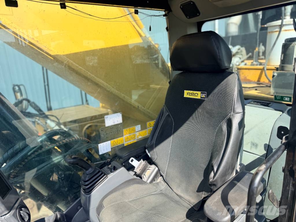 CAT 374D L Paletli ekskavatörler