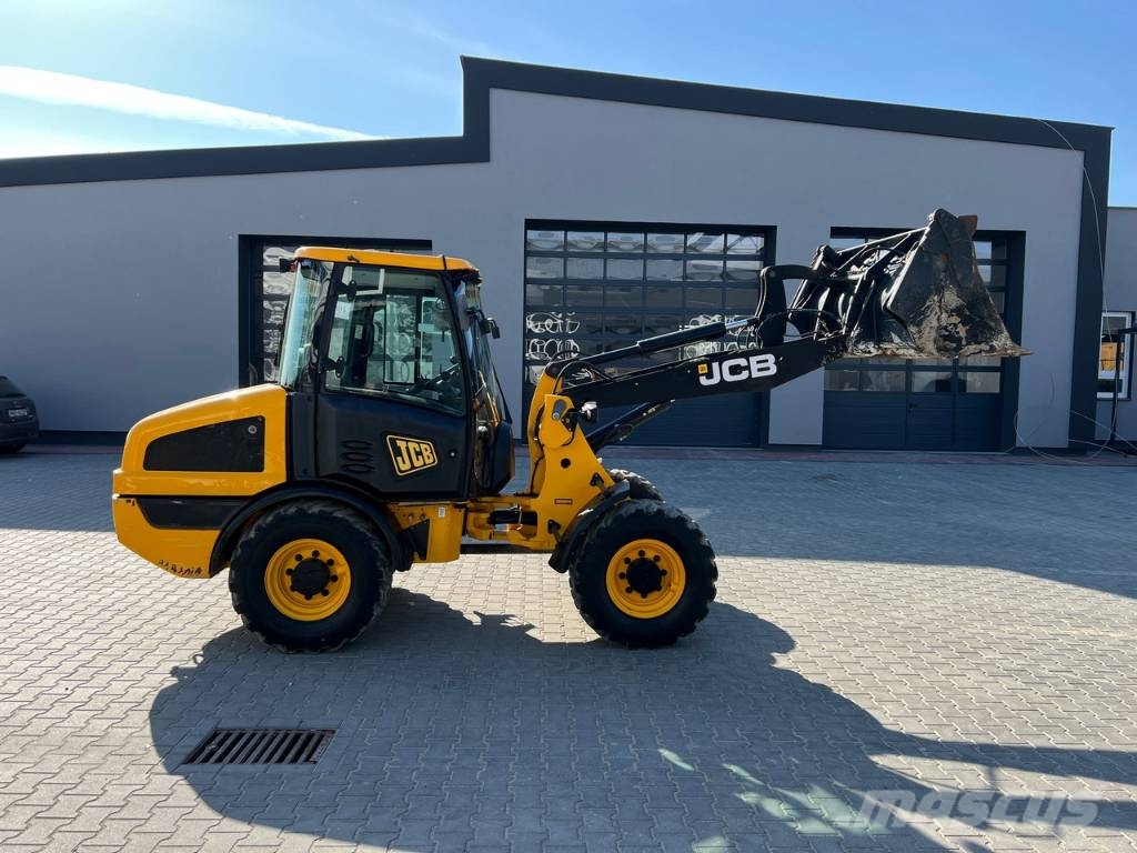 JCB 406 Pyöräkuormaajat