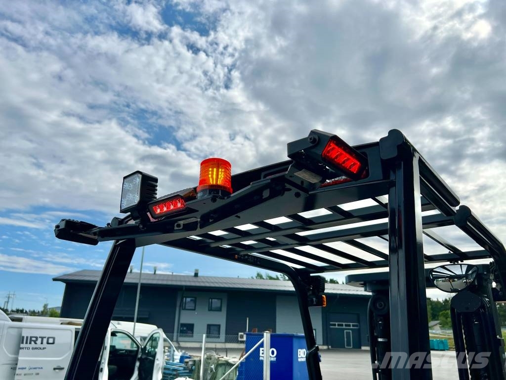 Hyundai 35B-9U Electric forklifts