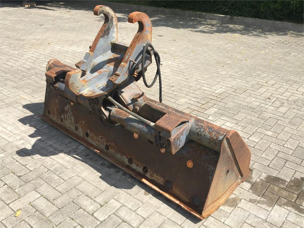  GRABENLÖFFEL, 2000 MM, 56 Farm machinery