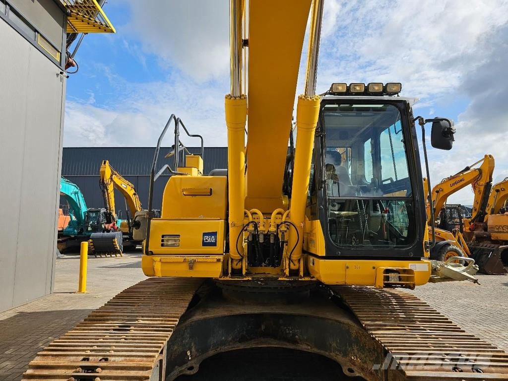Komatsu HB215LC-2 Paletli ekskavatörler