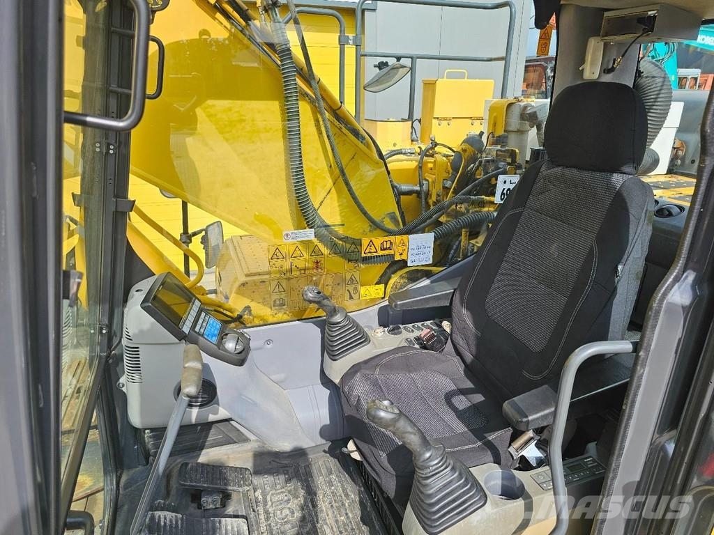 Komatsu HB215LC-2 Paletli ekskavatörler
