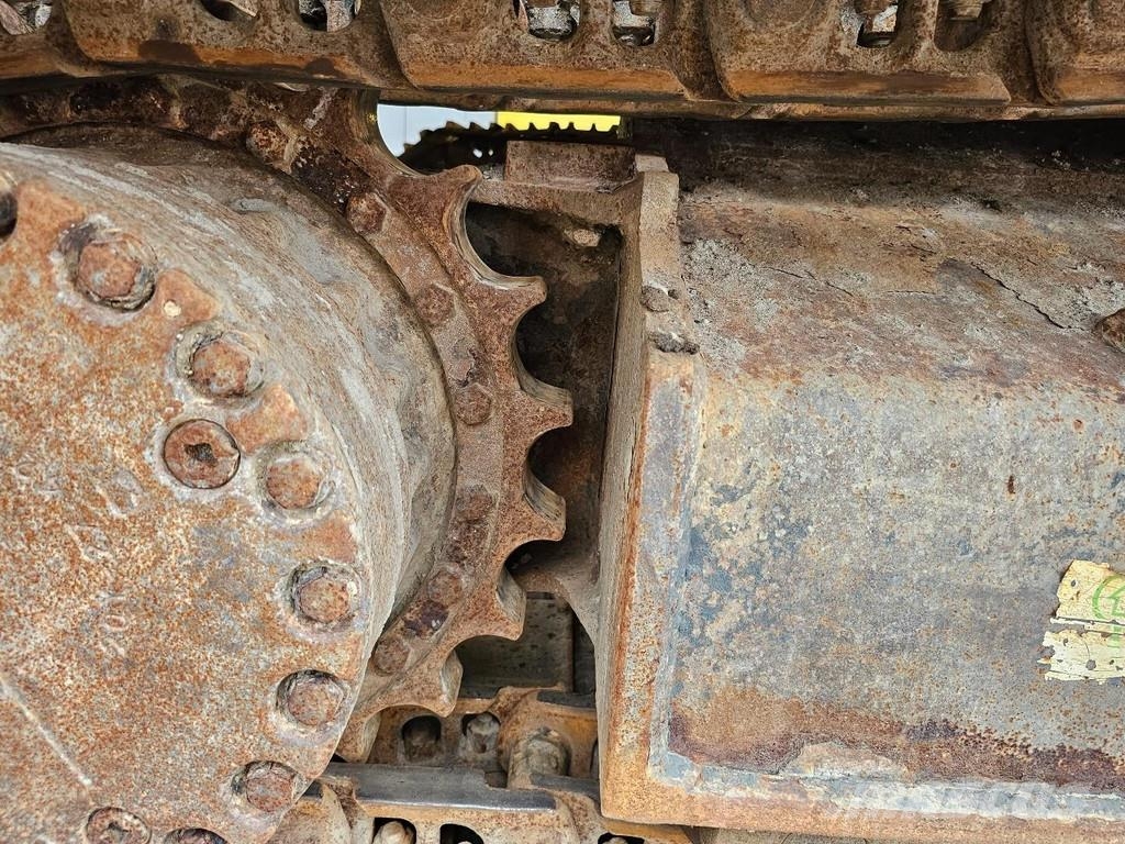 Komatsu HB215LC-2 Paletli ekskavatörler