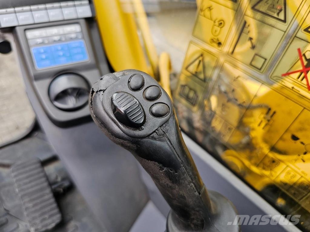 Komatsu HB215LC-2 Paletli ekskavatörler