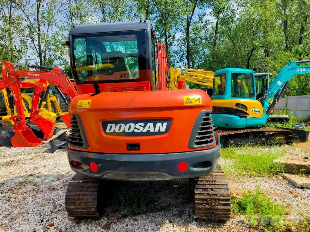Doosan DX 60 R Mini bageri < 7t