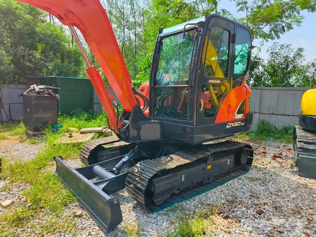 Doosan DX 60 R Mini bageri < 7t