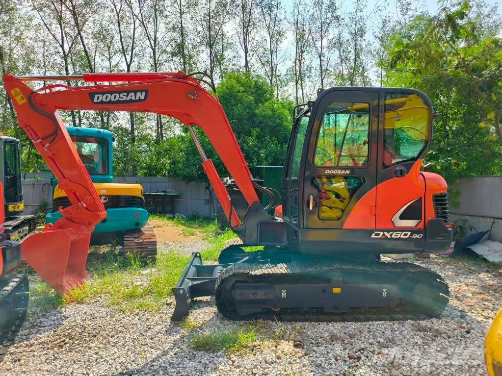 Doosan DX 60 R Mini bageri < 7t