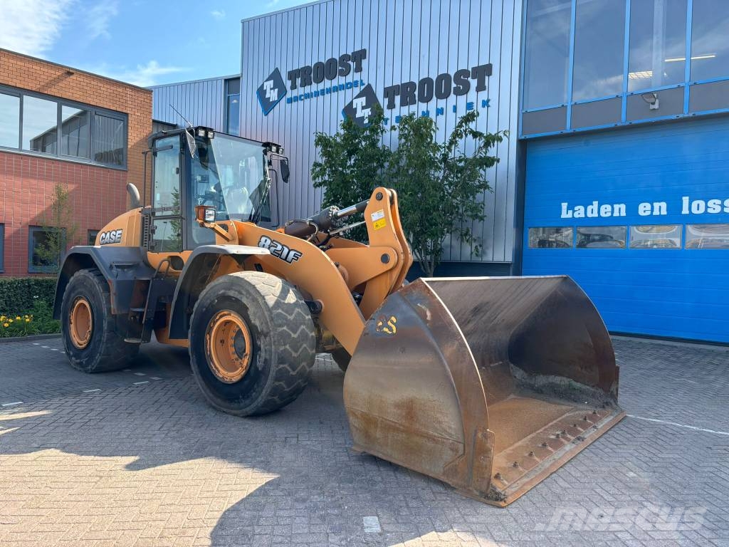 CASE 821 F Hjullastare