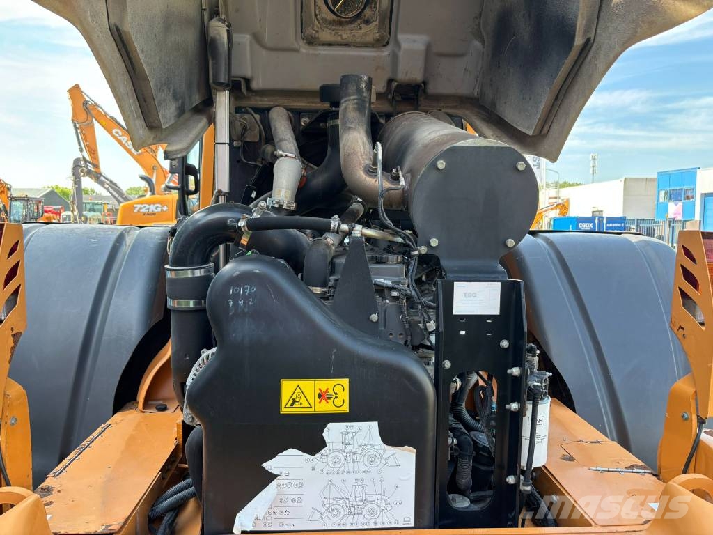 CASE 821 F Hjullastare