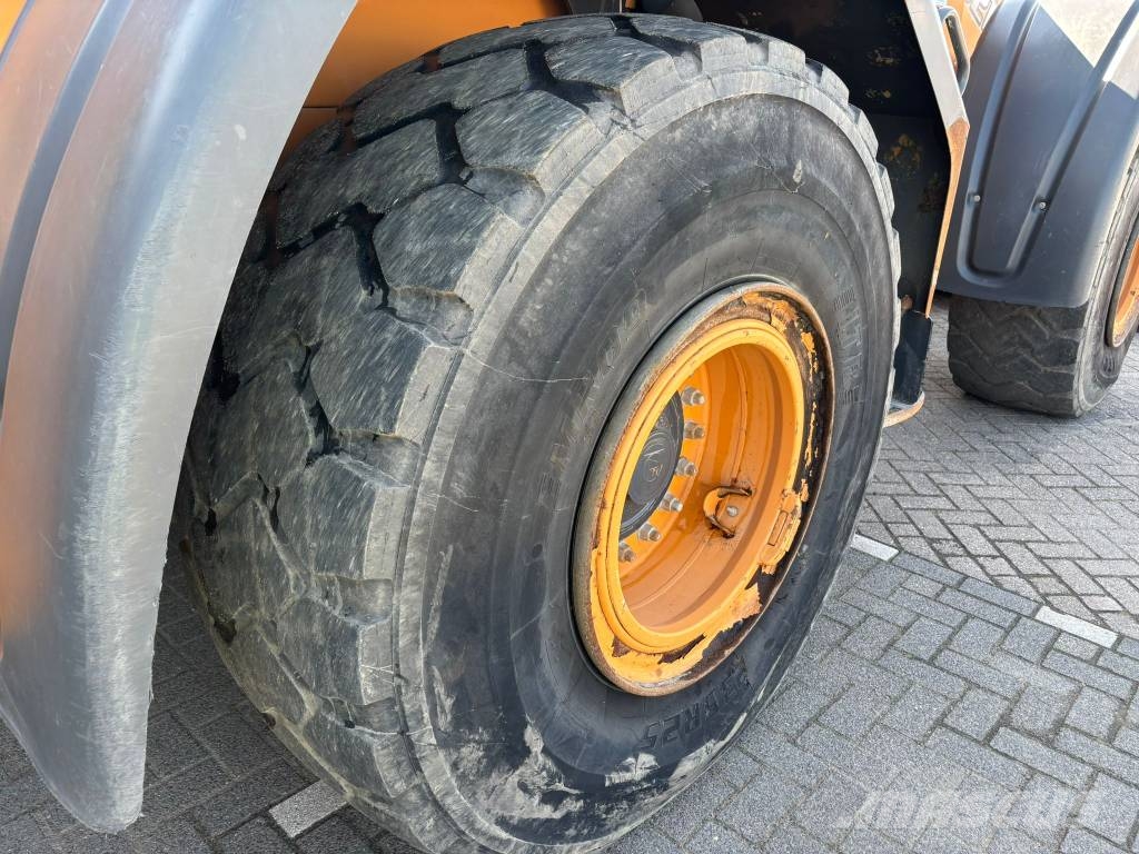 CASE 821 F Hjullastare