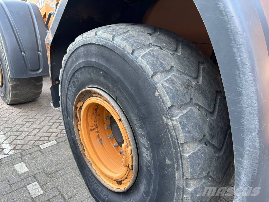 CASE 821 F Hjullastare
