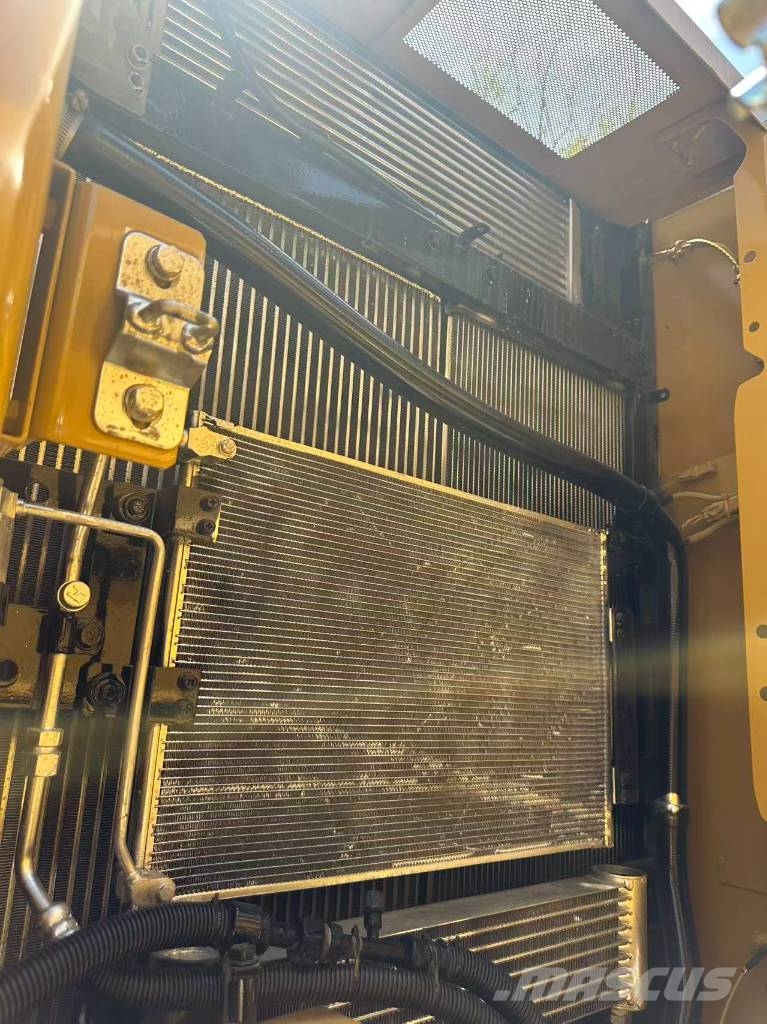 CAT CAT320GC Kāpurķēžu ekskavatori