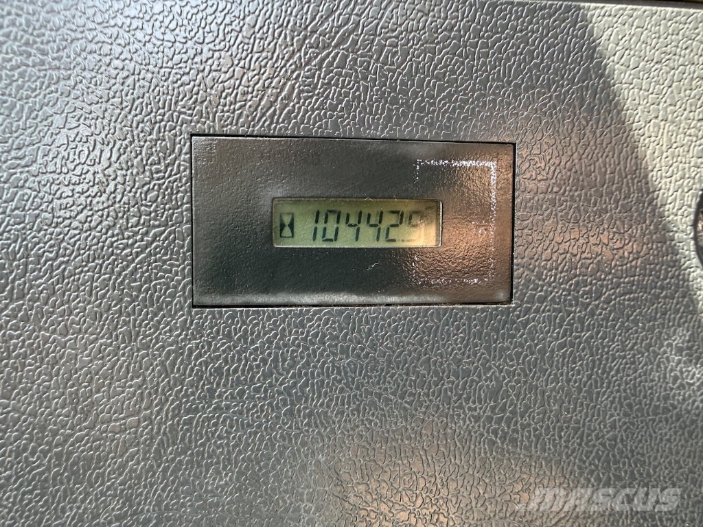 Hyundai HX 220 L - HX220L - HX 220 حفارات زحافة