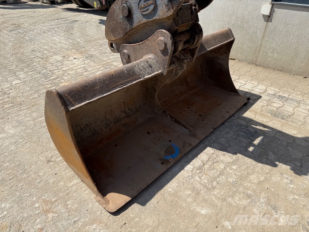 Hyundai HX 220 L - HX220L - HX 220 حفارات زحافة