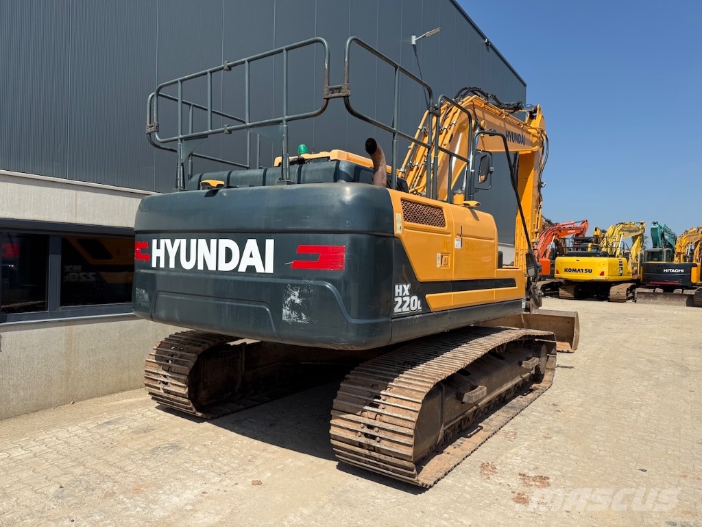 Hyundai HX 220 L - HX220L - HX 220 حفارات زحافة