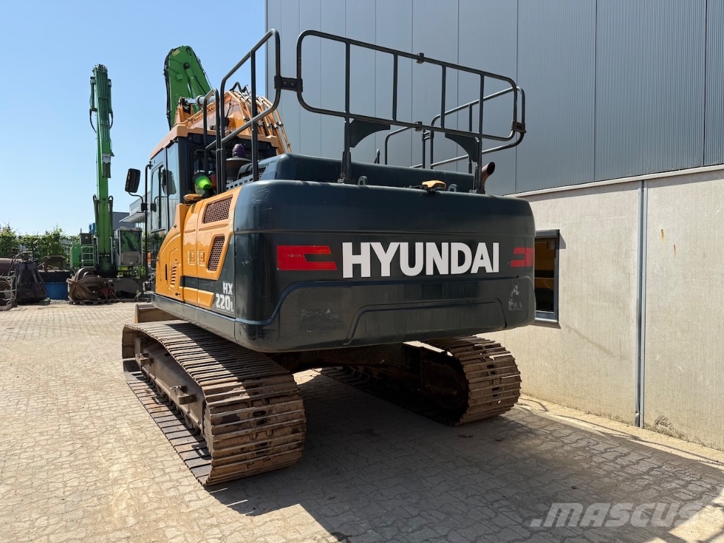 Hyundai HX 220 L - HX220L - HX 220 حفارات زحافة