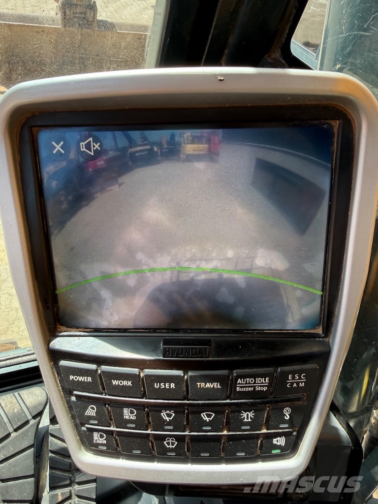 Hyundai HX 220 L - HX220L - HX 220 حفارات زحافة