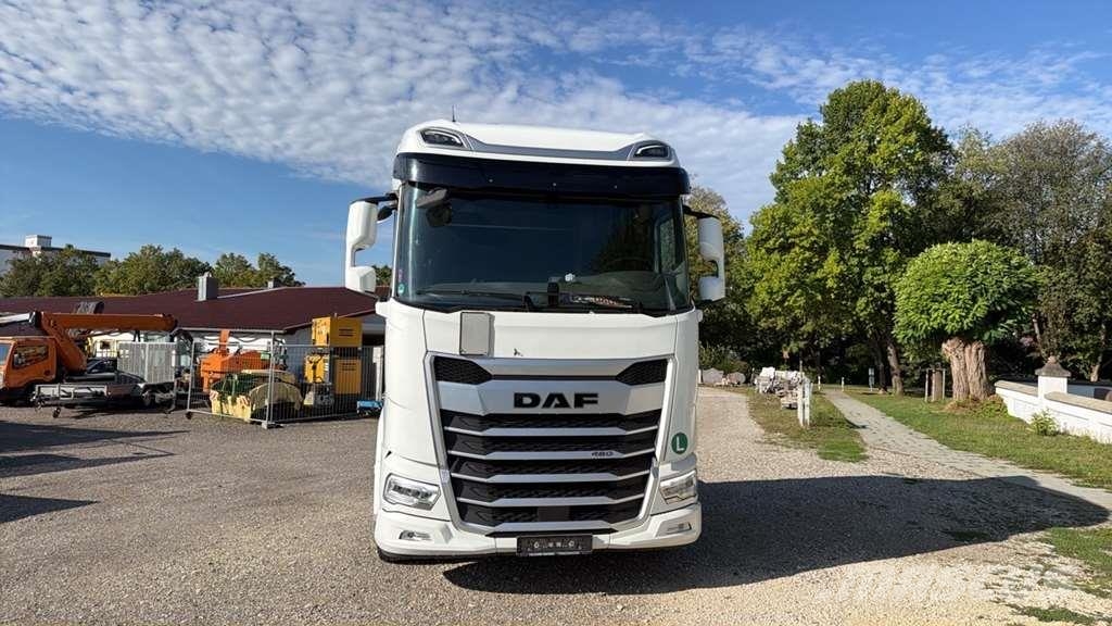 DAF XG 480FT شاحنات بمقصورة وهيكل