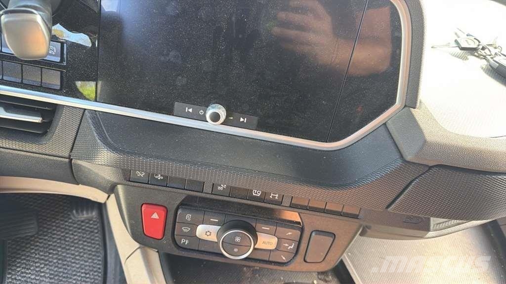 DAF XG 480FT شاحنات بمقصورة وهيكل