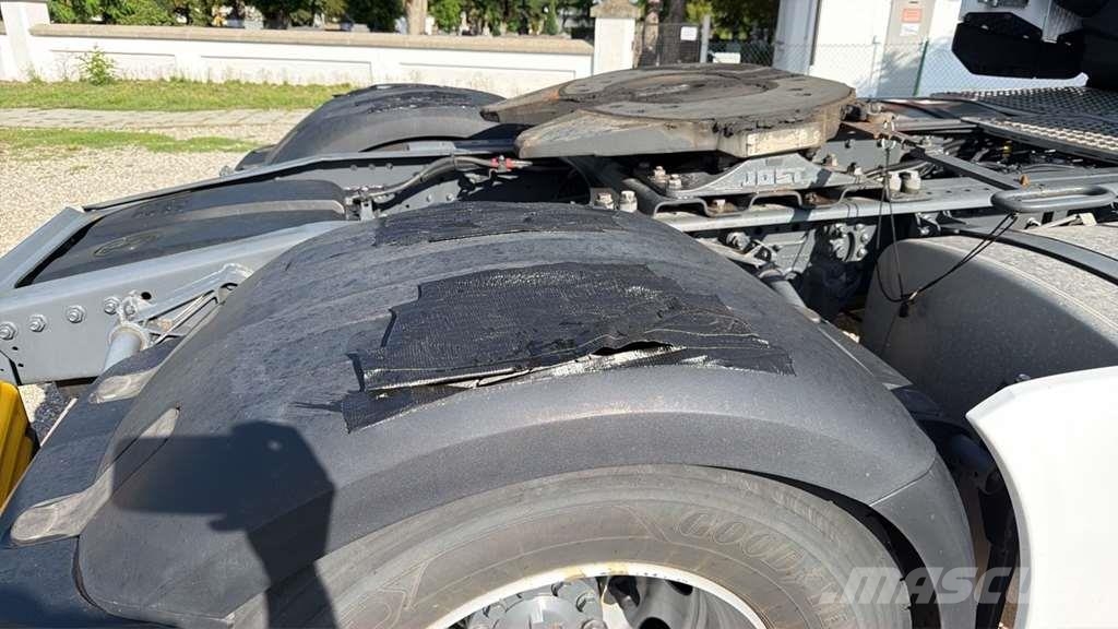 DAF XG 480FT شاحنات بمقصورة وهيكل