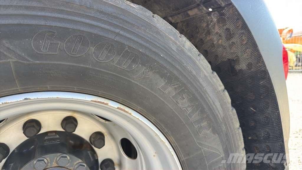 DAF XG 480FT شاحنات بمقصورة وهيكل