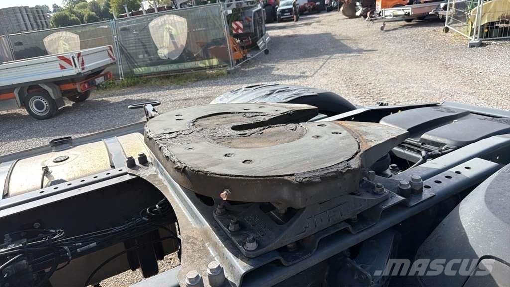 DAF XG 480FT شاحنات بمقصورة وهيكل