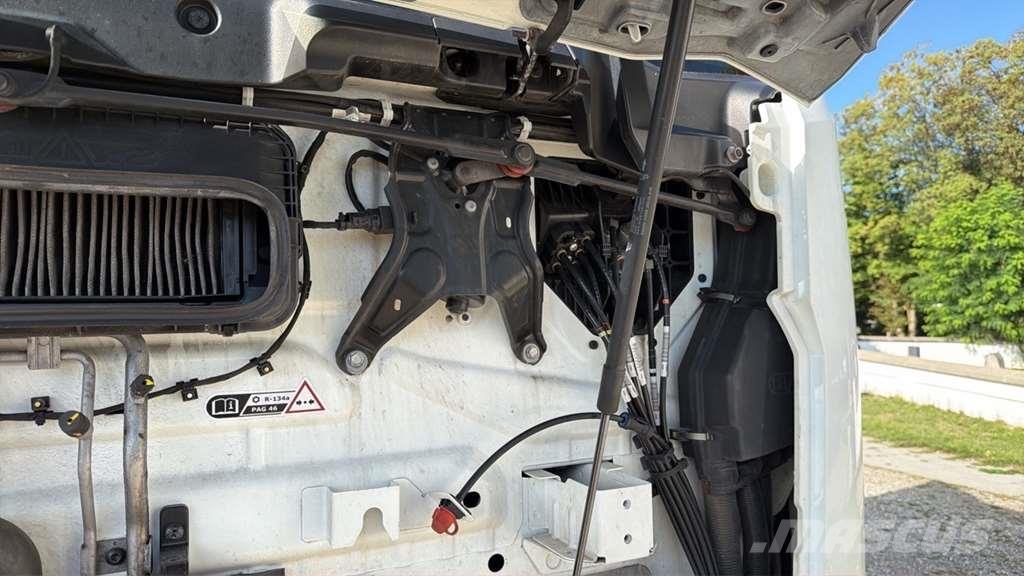 DAF XG 480FT شاحنات بمقصورة وهيكل