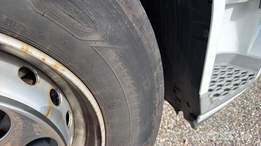 DAF XG 480FT شاحنات بمقصورة وهيكل