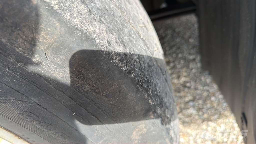 DAF XG 480FT شاحنات بمقصورة وهيكل