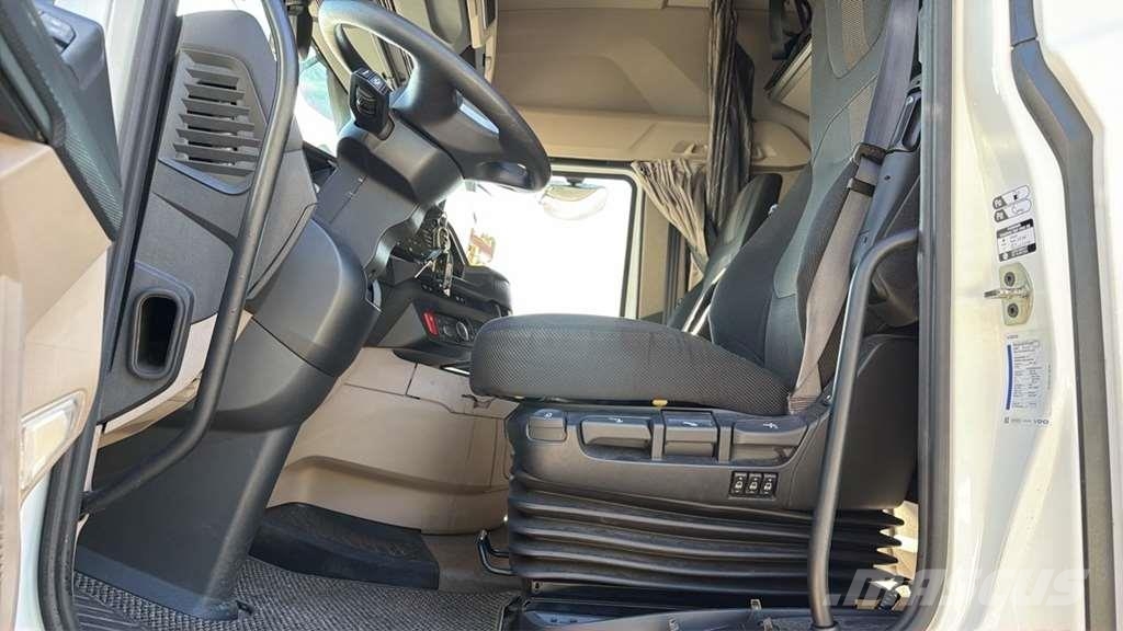 DAF XG 480FT شاحنات بمقصورة وهيكل
