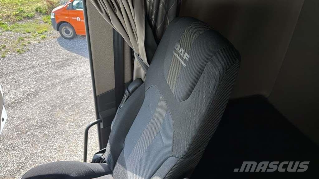 DAF XG 480FT شاحنات بمقصورة وهيكل