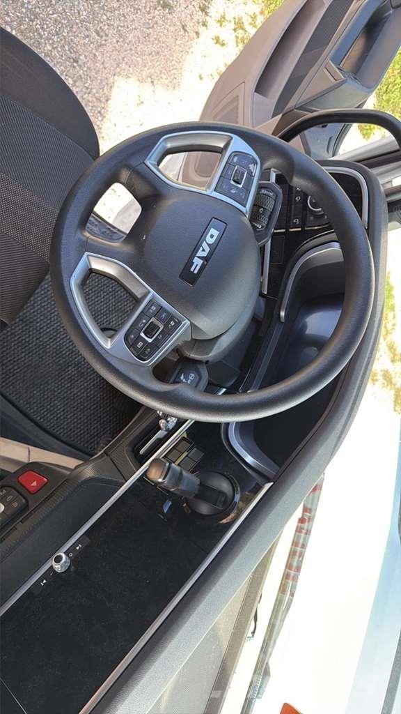 DAF XG 480FT شاحنات بمقصورة وهيكل